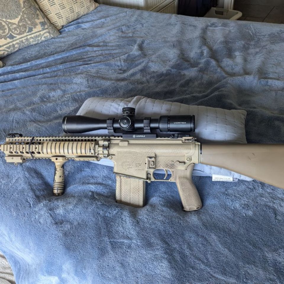 Image 4 - RRA LAR-8 w/ Vortex Viper PST 