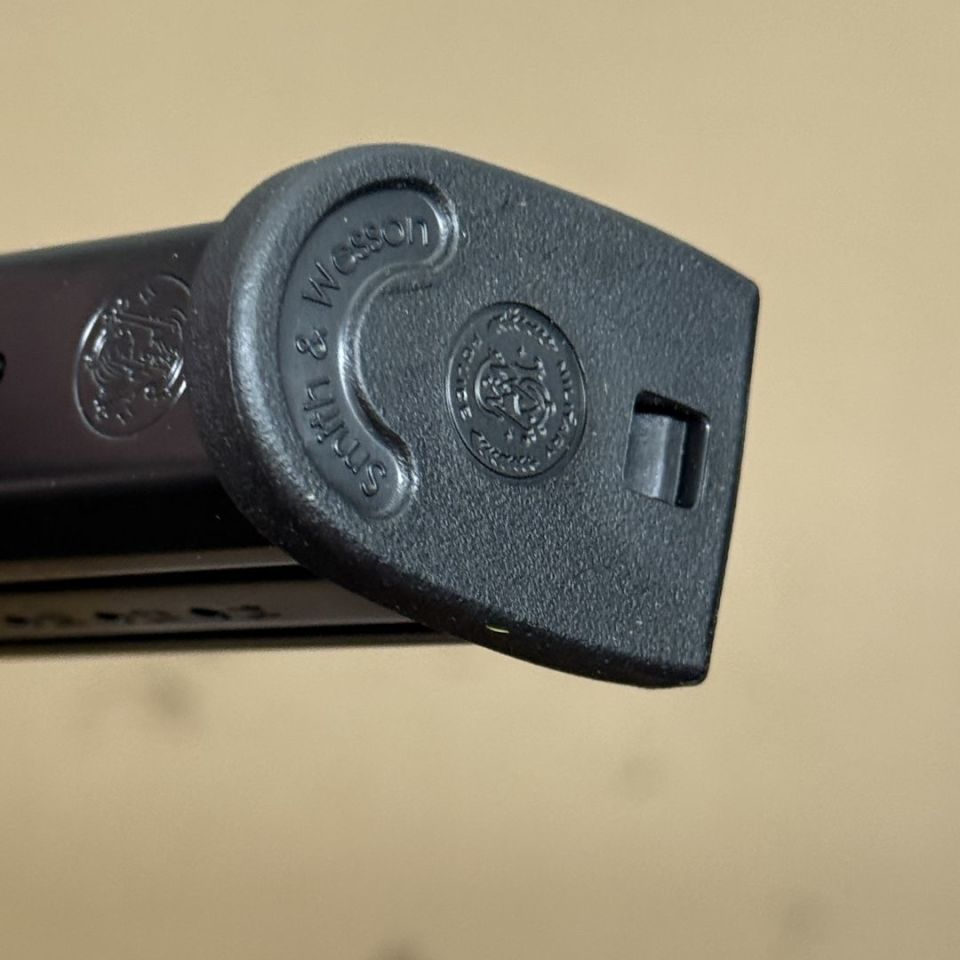 Image 3 - *ACTIVE* S&W M2.0 15RD Mag Magazine