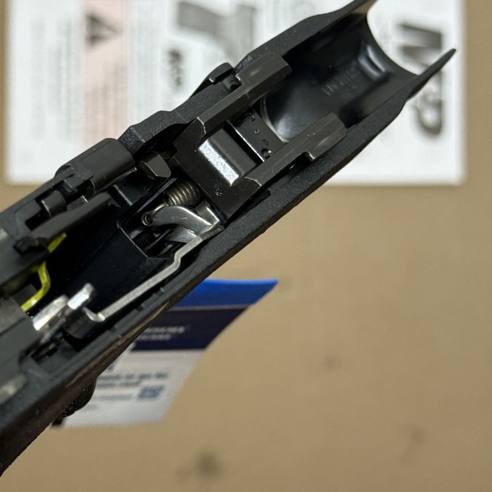 Image 2 - *ACTIVE* S&W SHIELD Lower Frame, grip