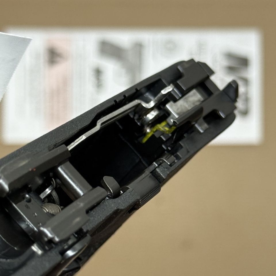 Image 3 - *ACTIVE* S&W SHIELD Lower Frame, grip