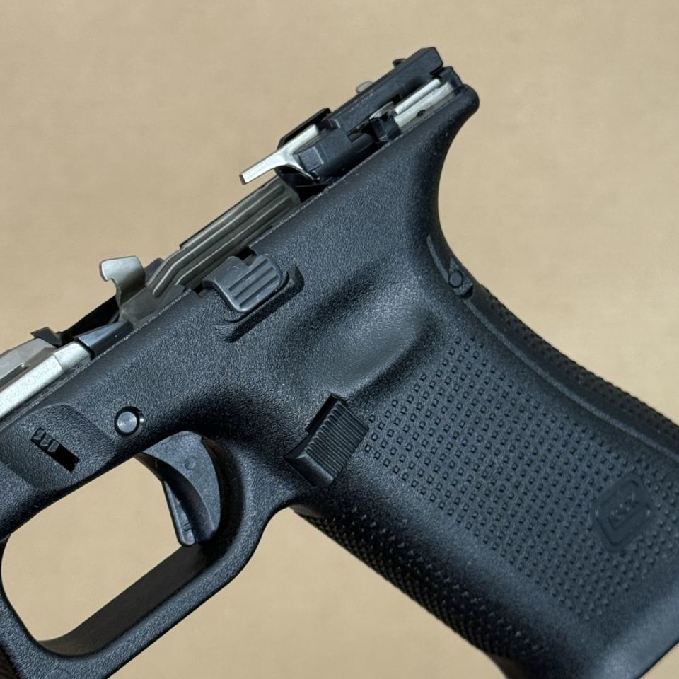 Image 3 - *ACTIVE* Glock 17 GEN 5 Lower Frame, grip