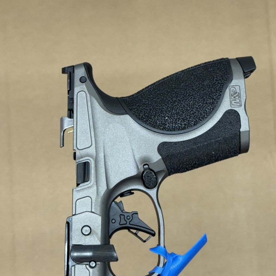 Image 4 - *ACTIVE* S&W M2.0 METAL Compact Lower Frame, grip