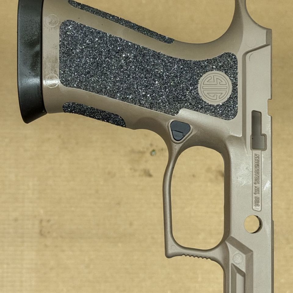 Image 4 - *ACTIVE* SIG P320 DH3 GRIP 