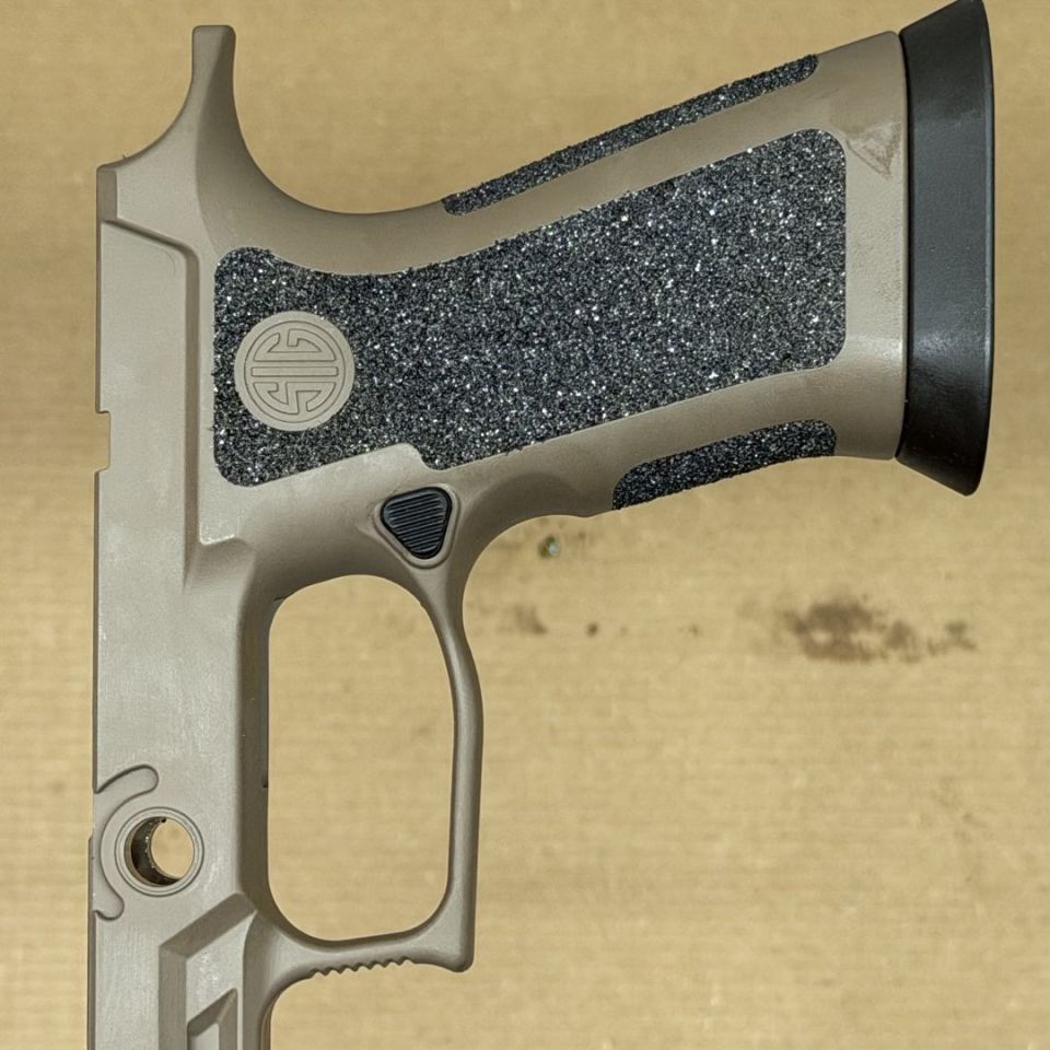 Image 3 - *ACTIVE* SIG P320 DH3 GRIP 