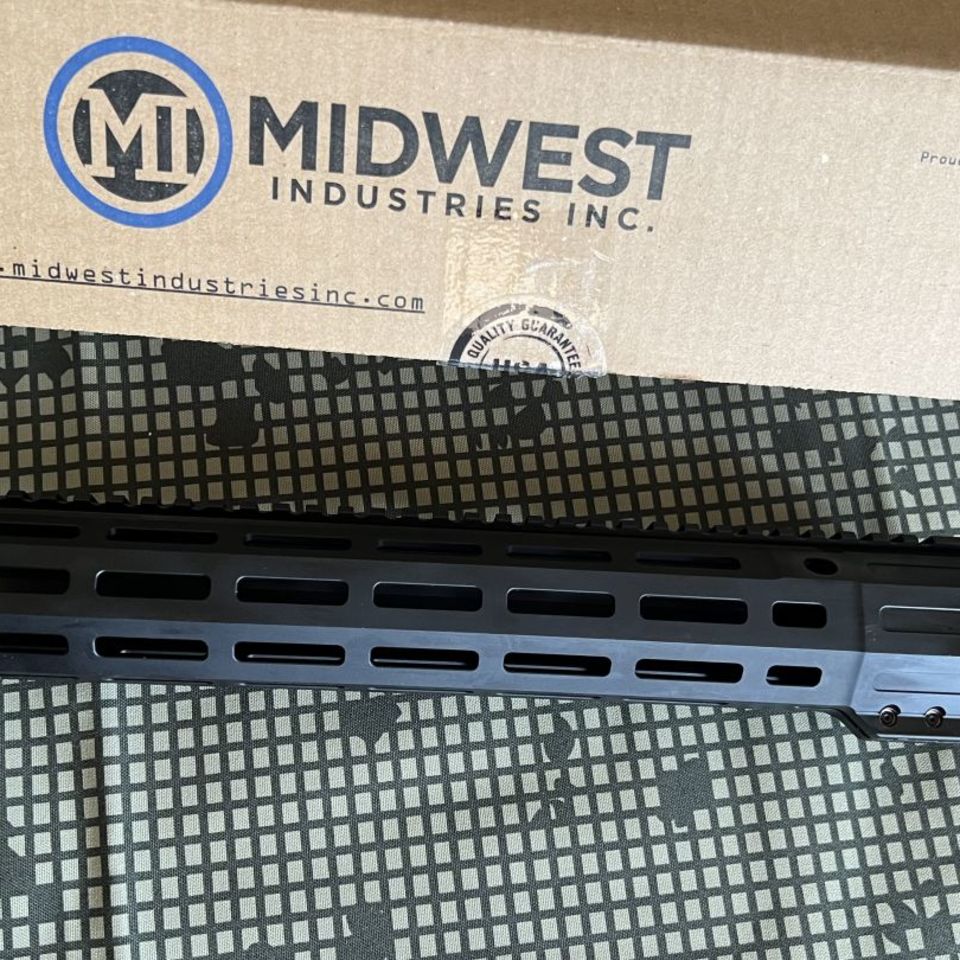 Image 4 - MI 12.65” Suppressor Handguard