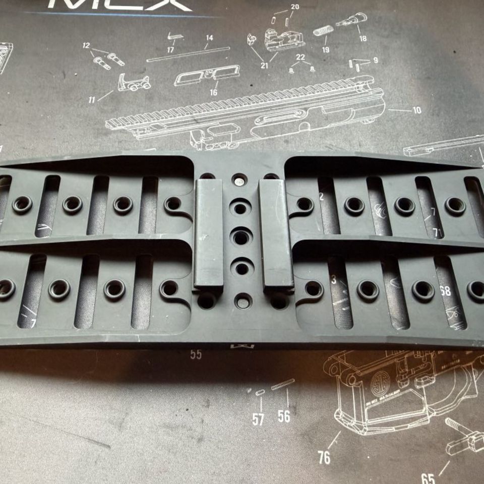 Image 2 - The Mod Dos, M.U.B. Table