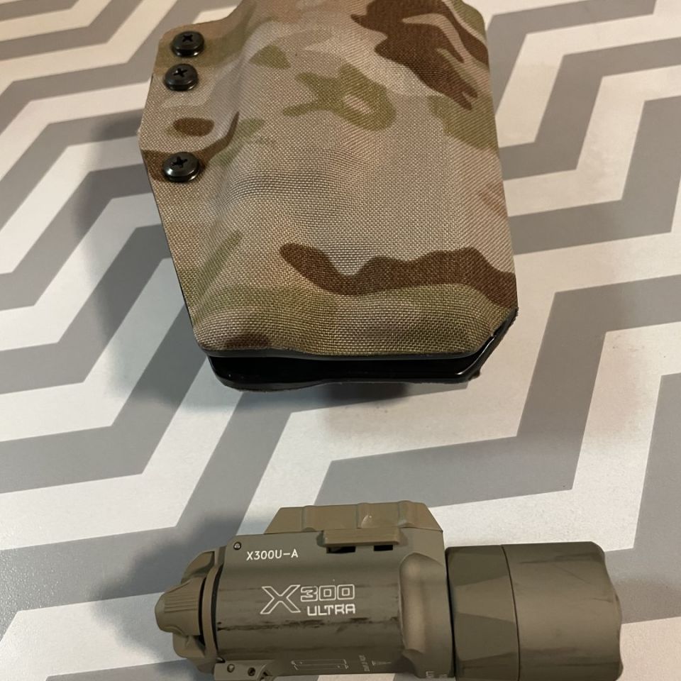 Image 1 - G17 Holster with SF Light