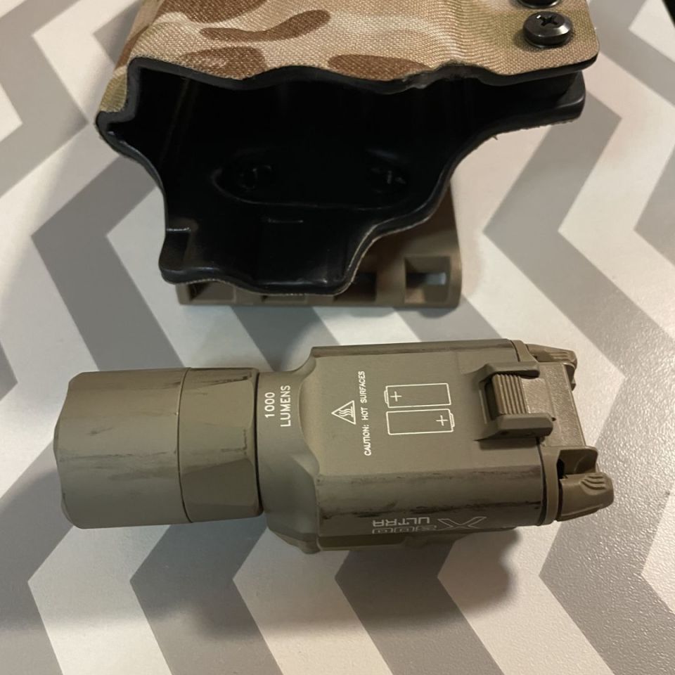 Image 4 - G17 Holster with SF Light