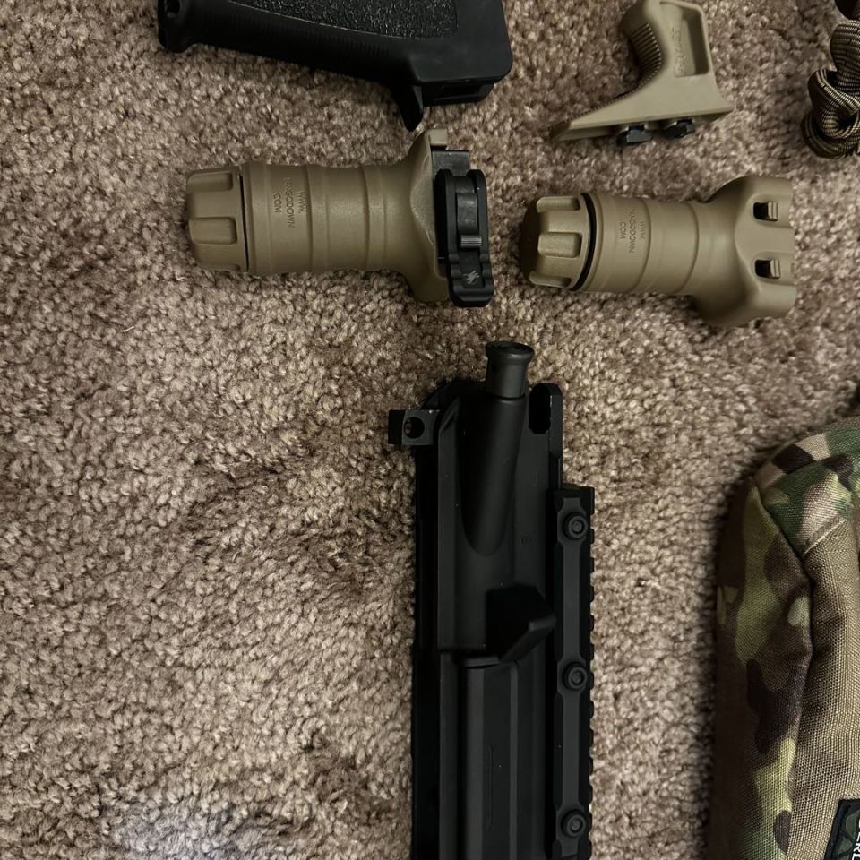 Image 4 - Loose Gear