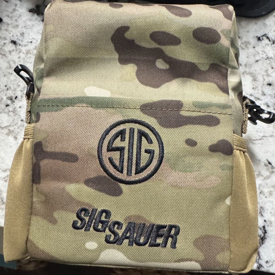 Image 3 - Sig Bino Pouch