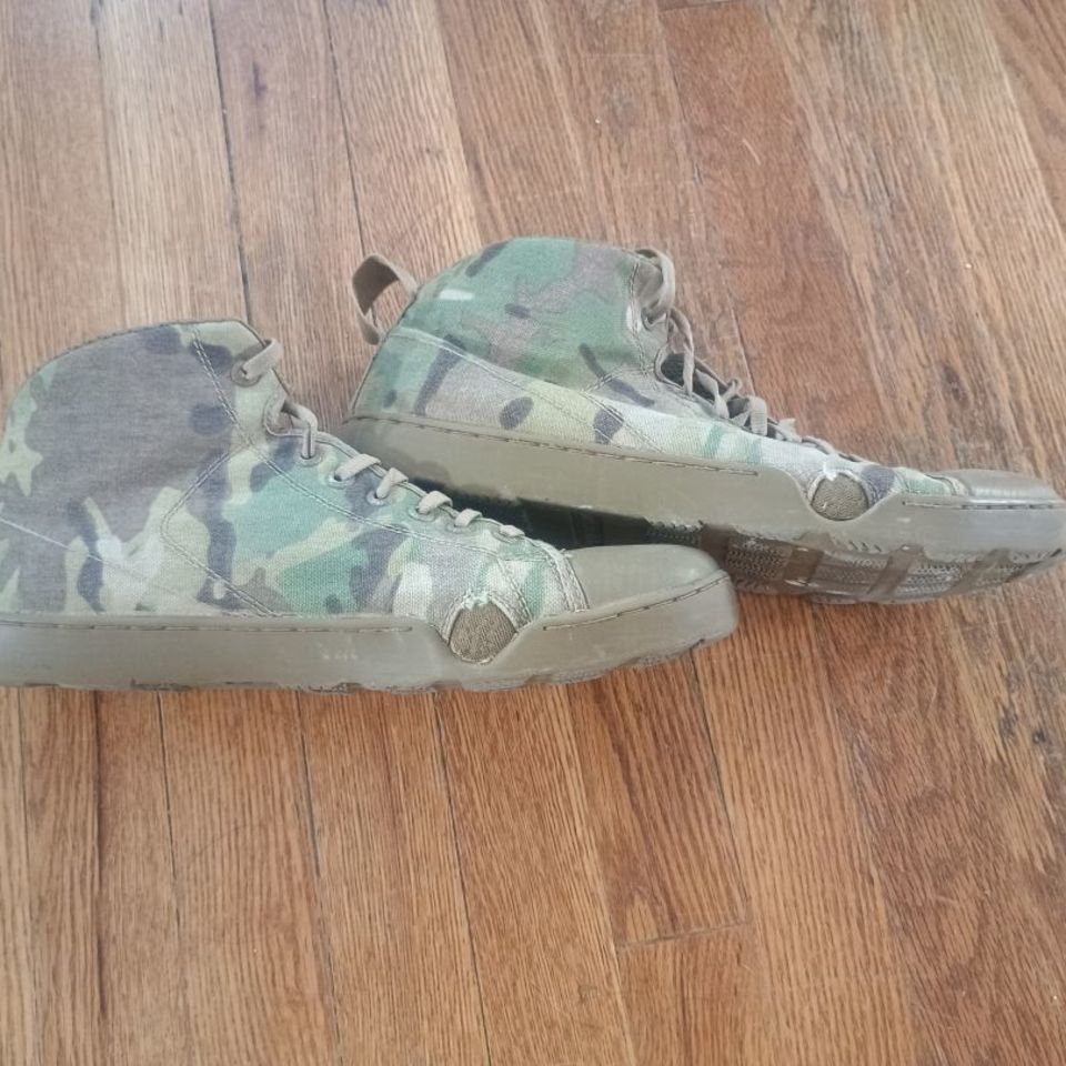 Image 4 - Multicam Altama boots size 11
