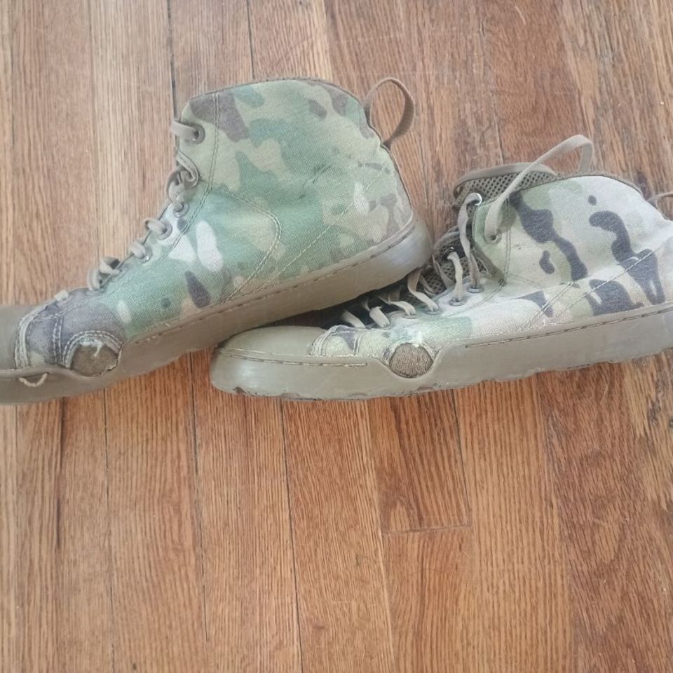 Image 5 - Multicam Altama boots size 11
