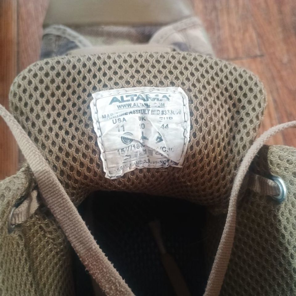 Image 3 - Multicam Altama boots size 11