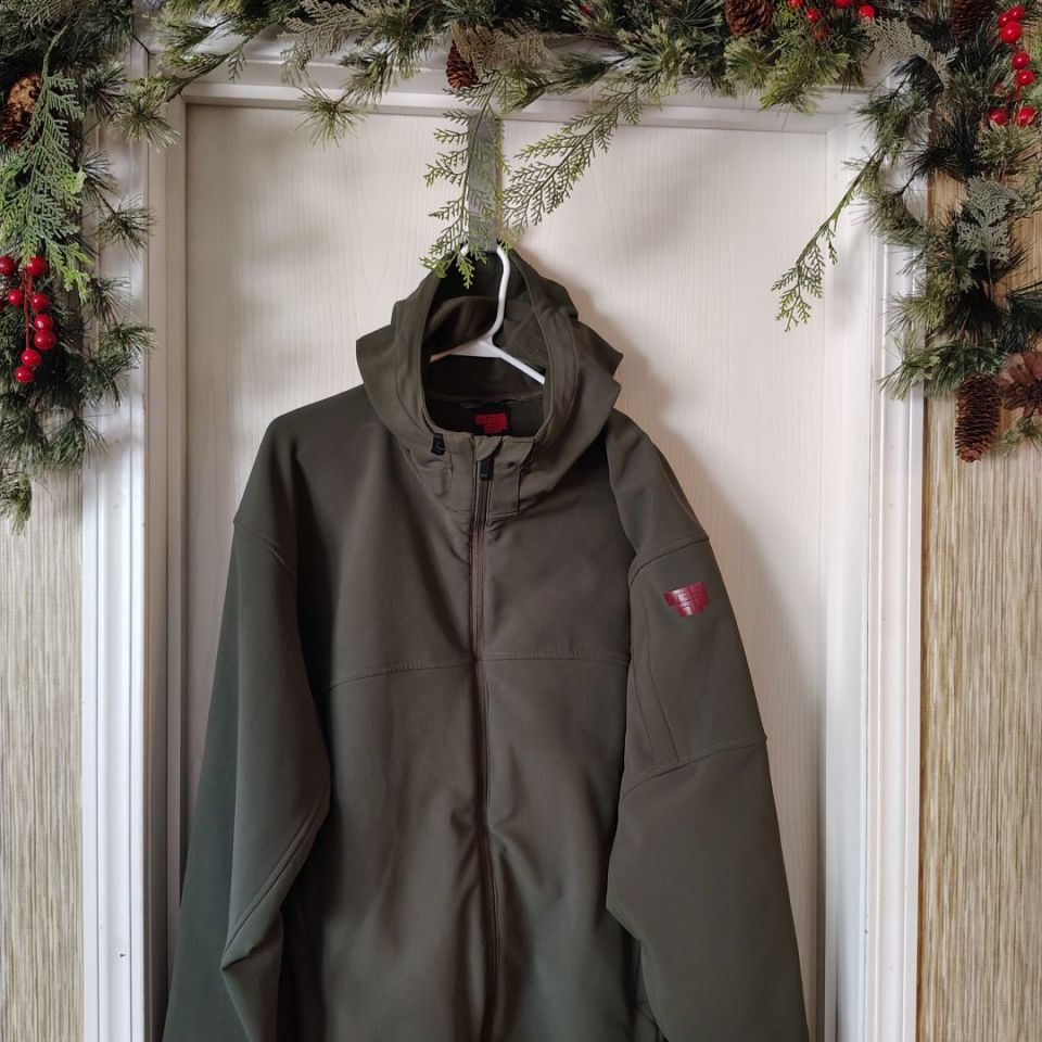 Image 1 - Massif softshell free shipping