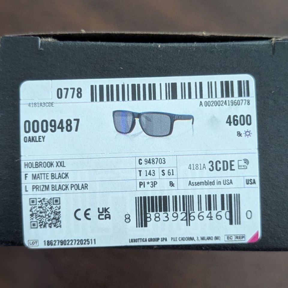 Image 2 - Oakley Holbrook XXL (bnib)