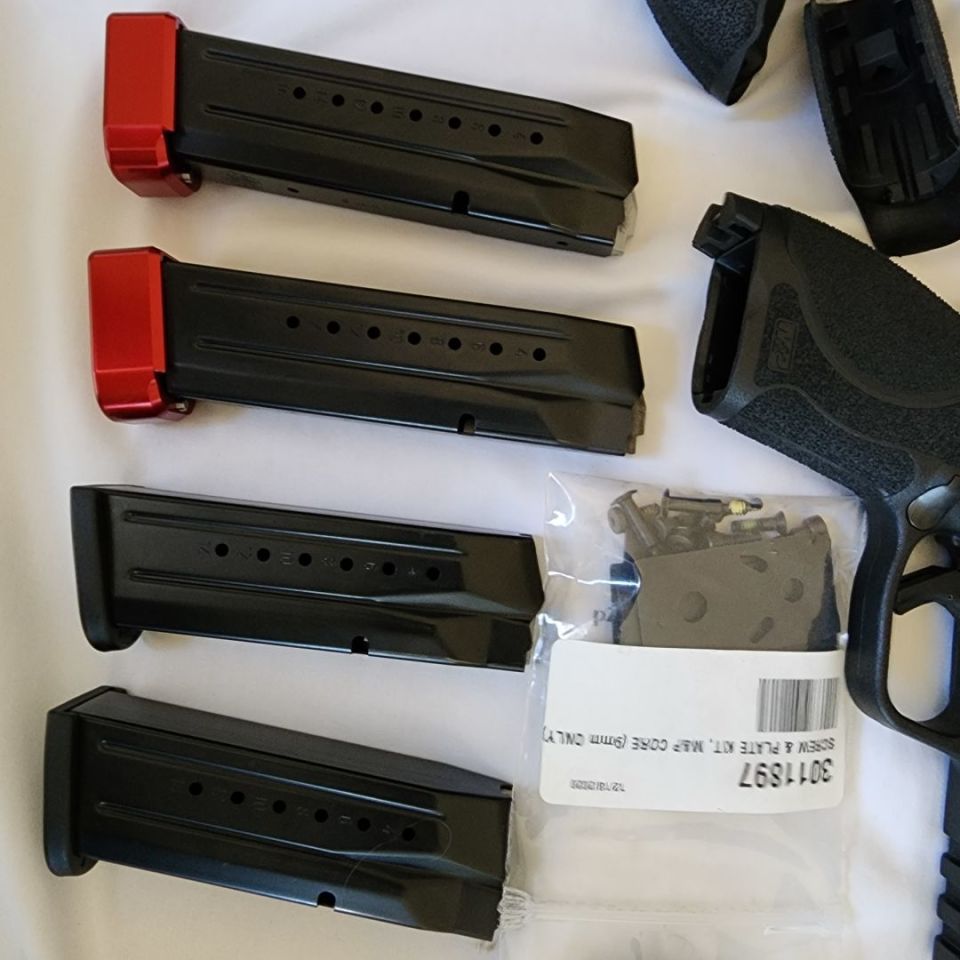 Image 2 - S&W M&P9 M2.0 9mm Optics Ready