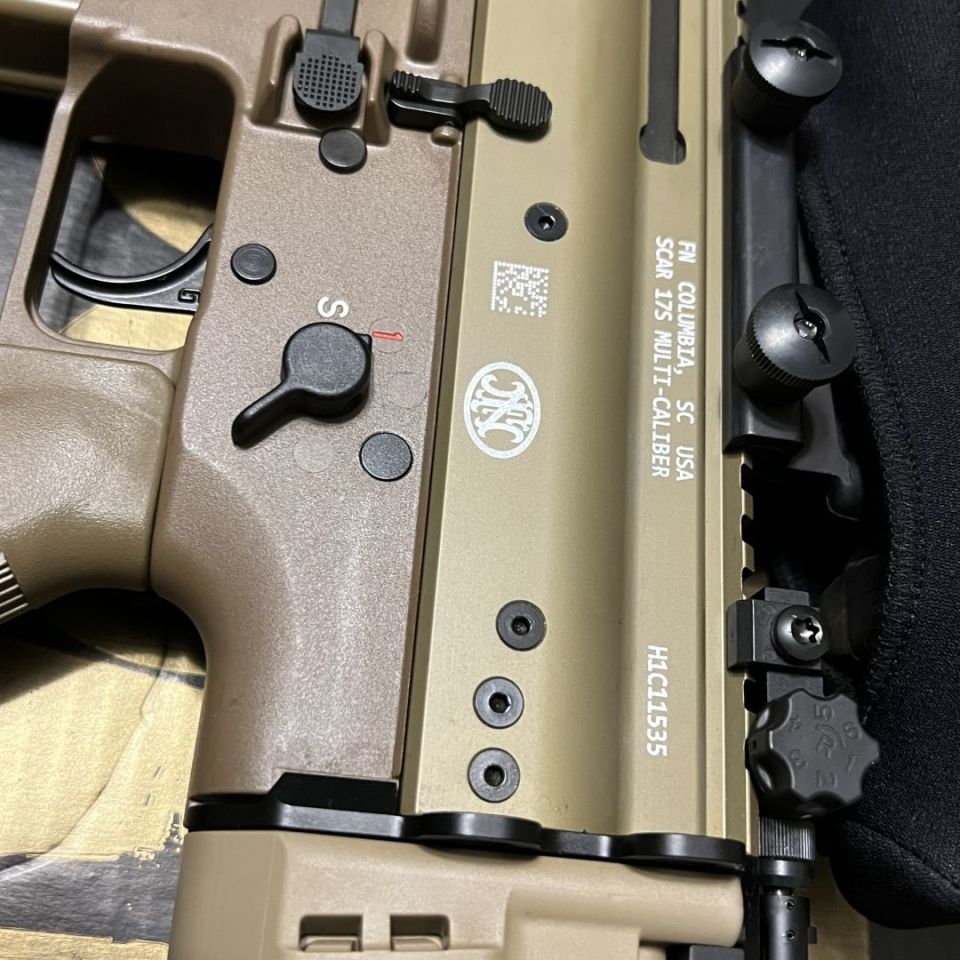 Image 5 - SCAR 17 FDE NRCH W/ TRIJICON