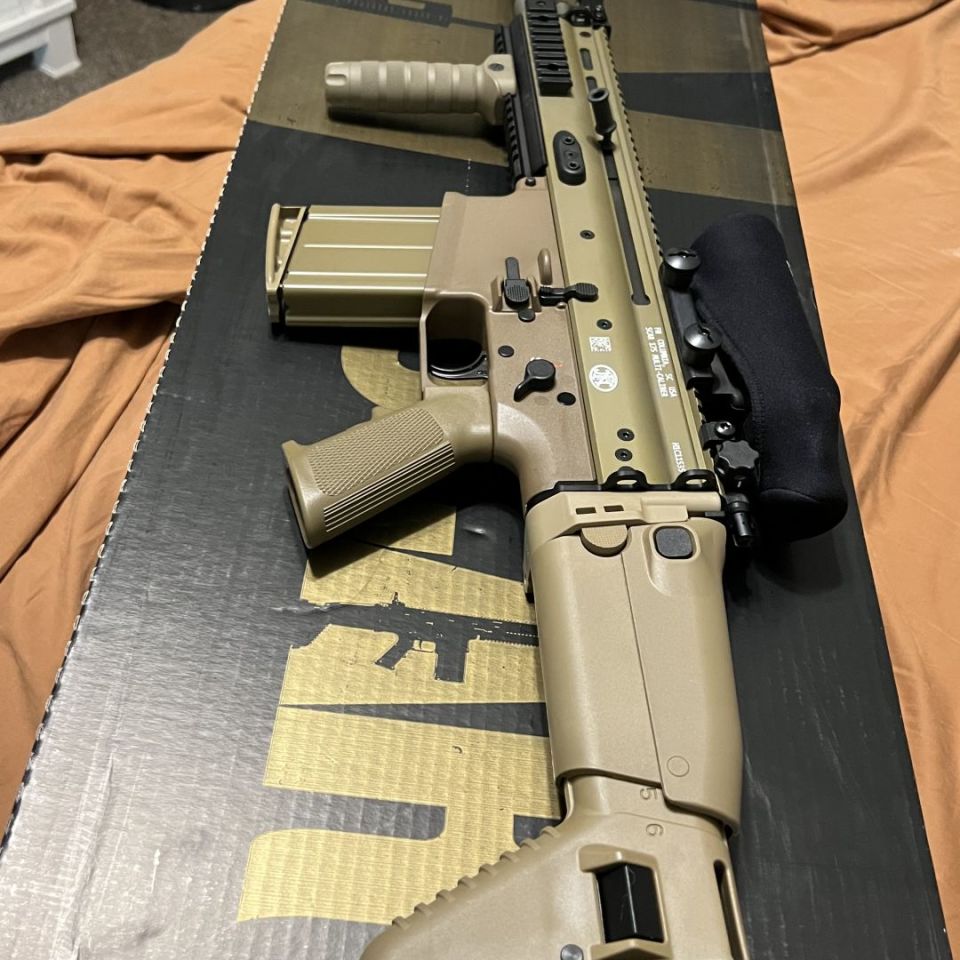 Image 3 - SCAR 17 FDE NRCH W/ TRIJICON