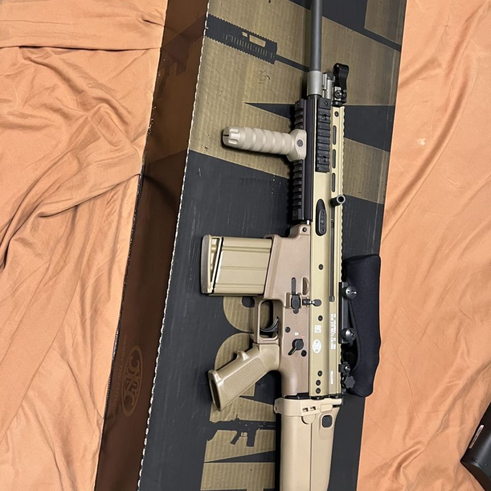 Image 2 - SCAR 17 FDE NRCH W/ TRIJICON