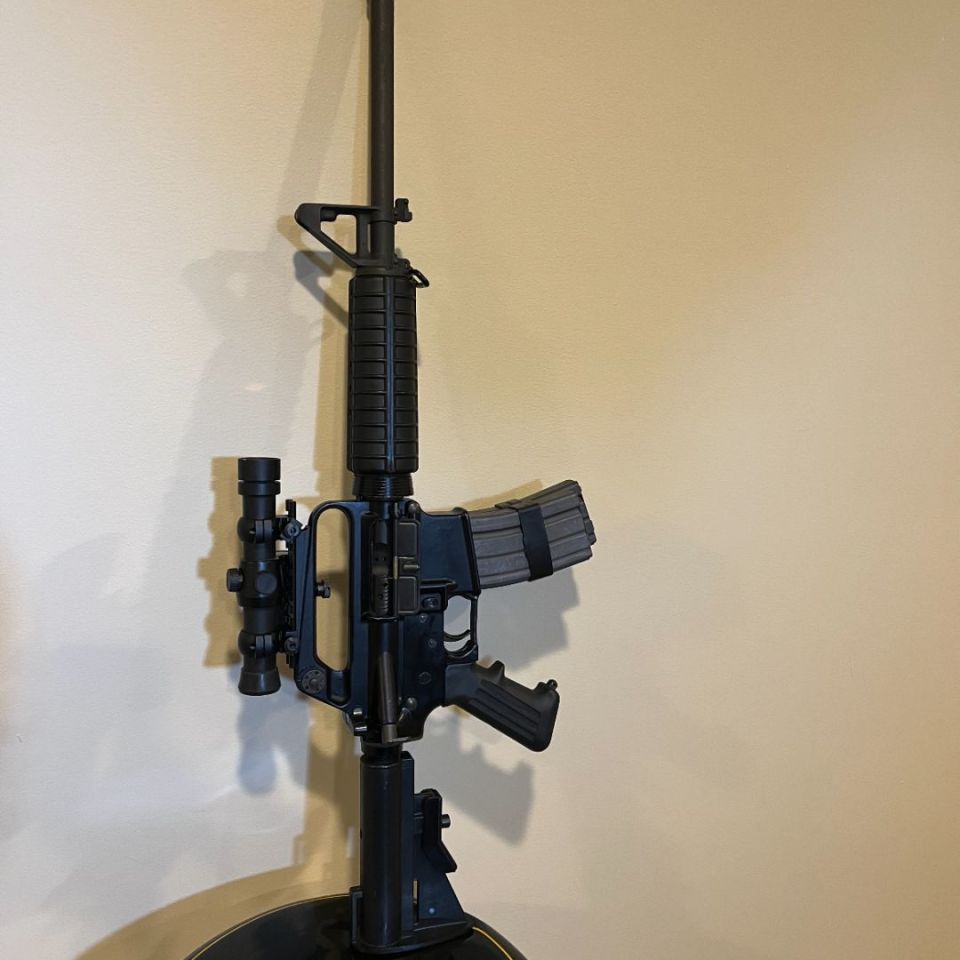 Image 2 - Stop sign car aimpoint 2000