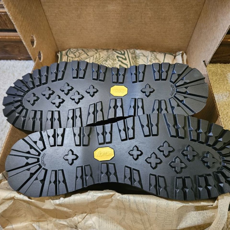 Image 3 - Danner Mountain Light II 10.5D