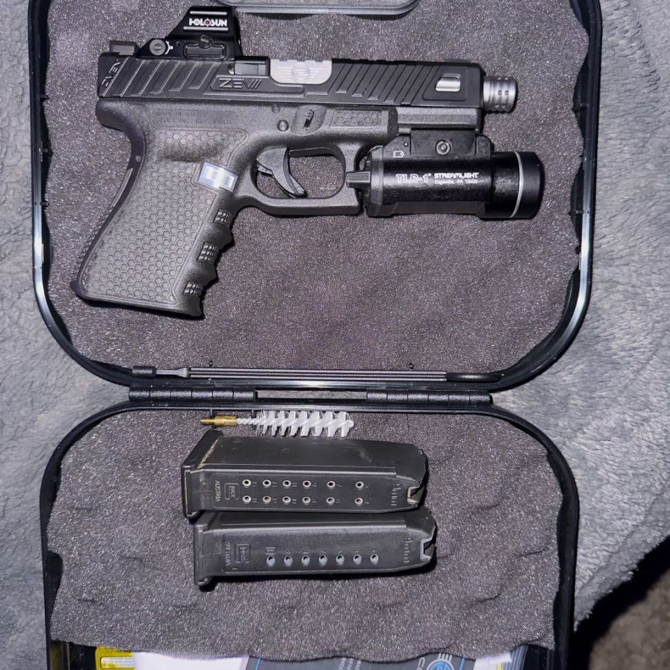Image 3 - ZEV Glock 19