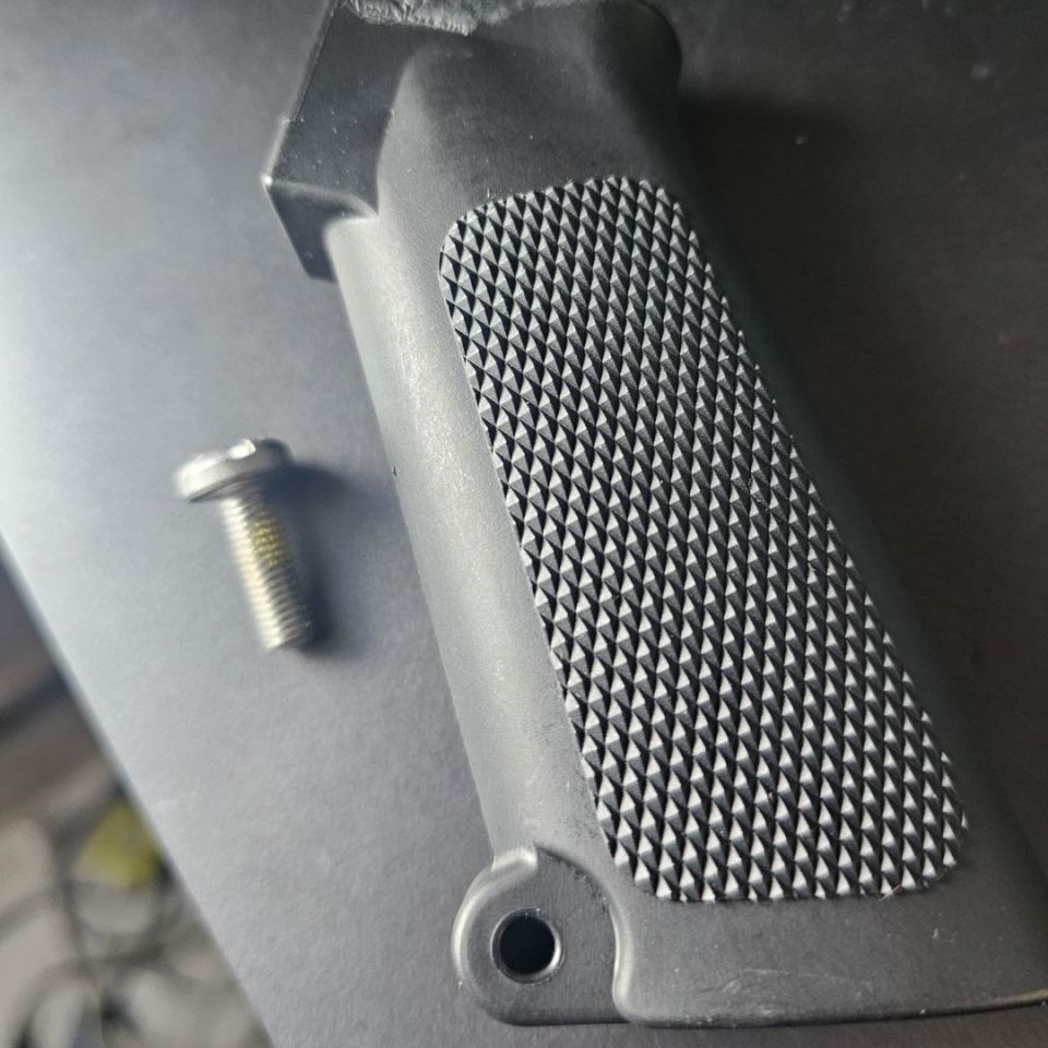 Image 2 - Armalite retro a1 grip