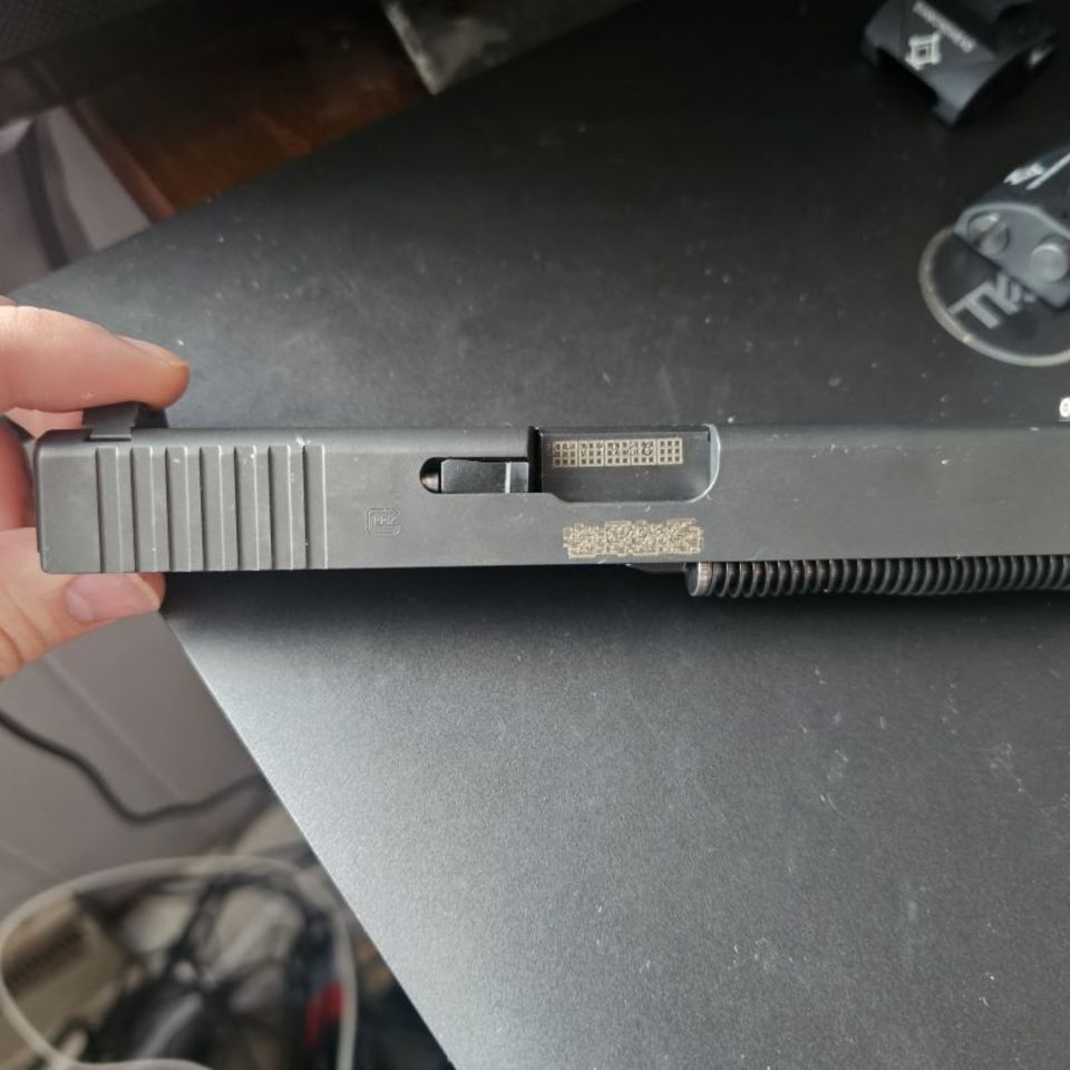 Image 3 - Glock17 oem slide w/nightsight