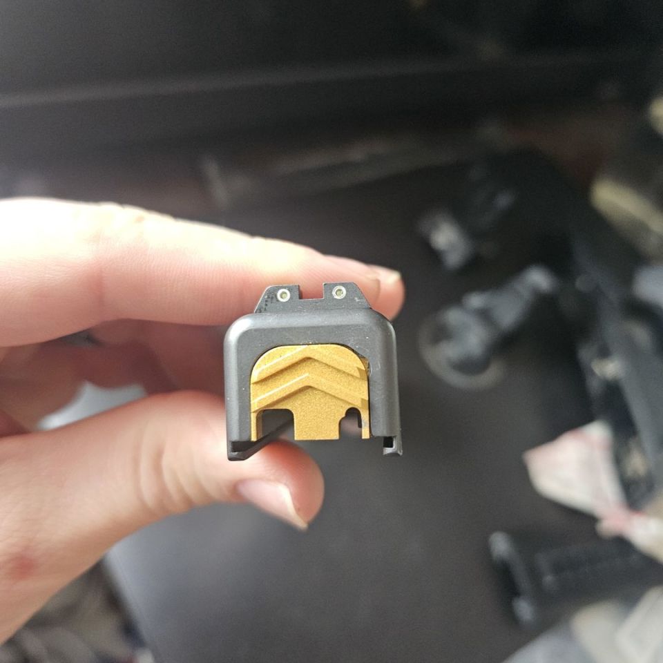 Image 4 - Glock17 oem slide w/nightsight