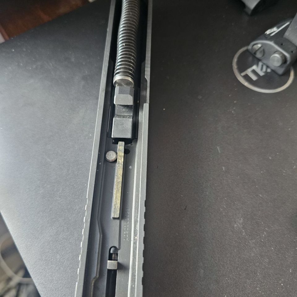 Image 5 - Glock17 oem slide w/nightsight