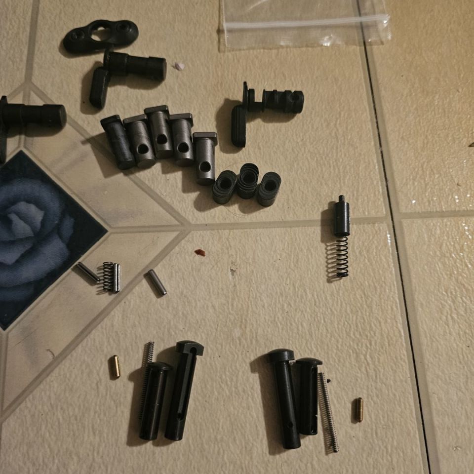 Image 4 - Ar15 spare parts 