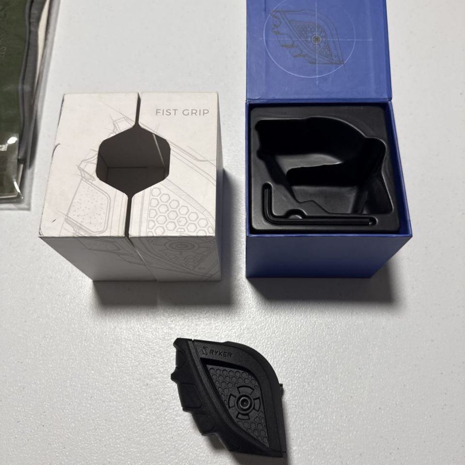 Image 3 - Gear clear out