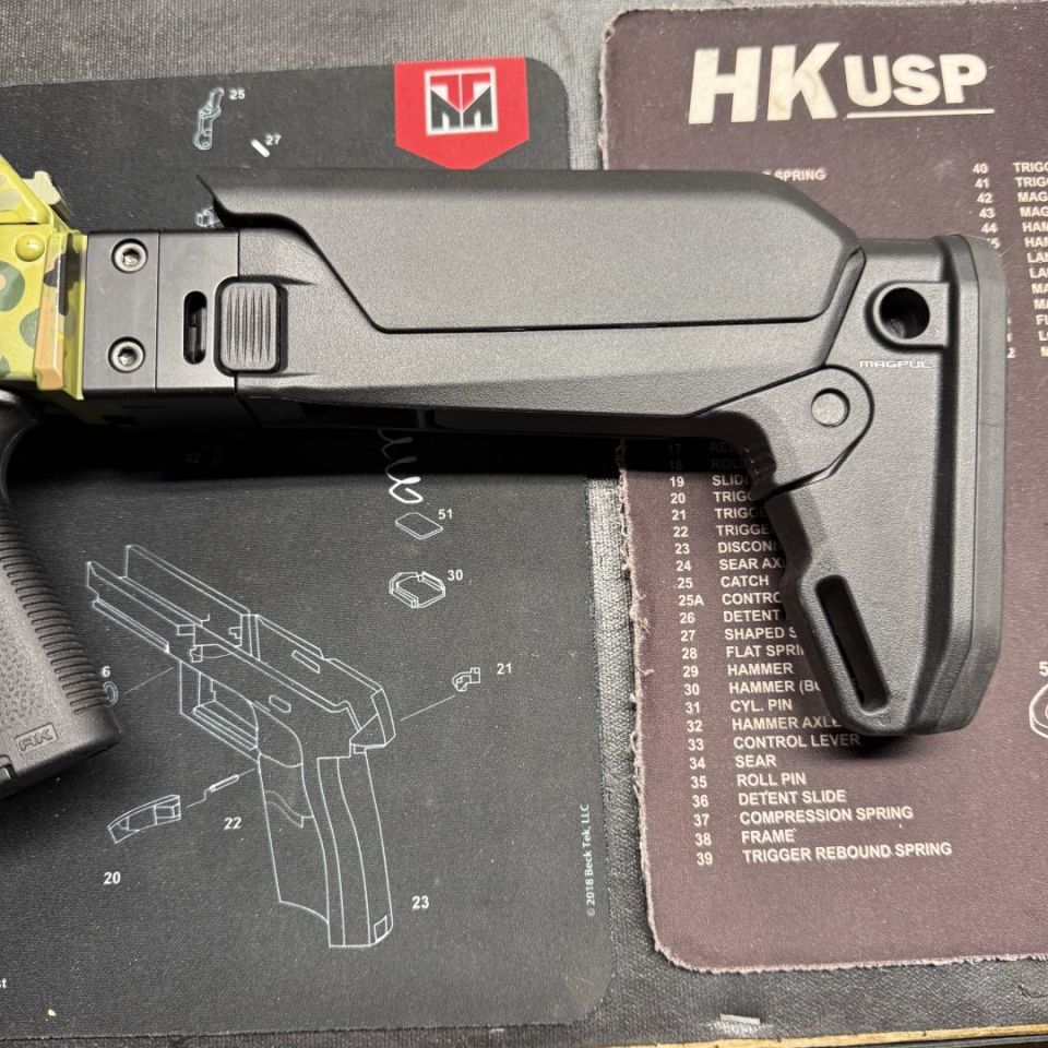 Image 2 - 1913 adapter with Magpul Stock