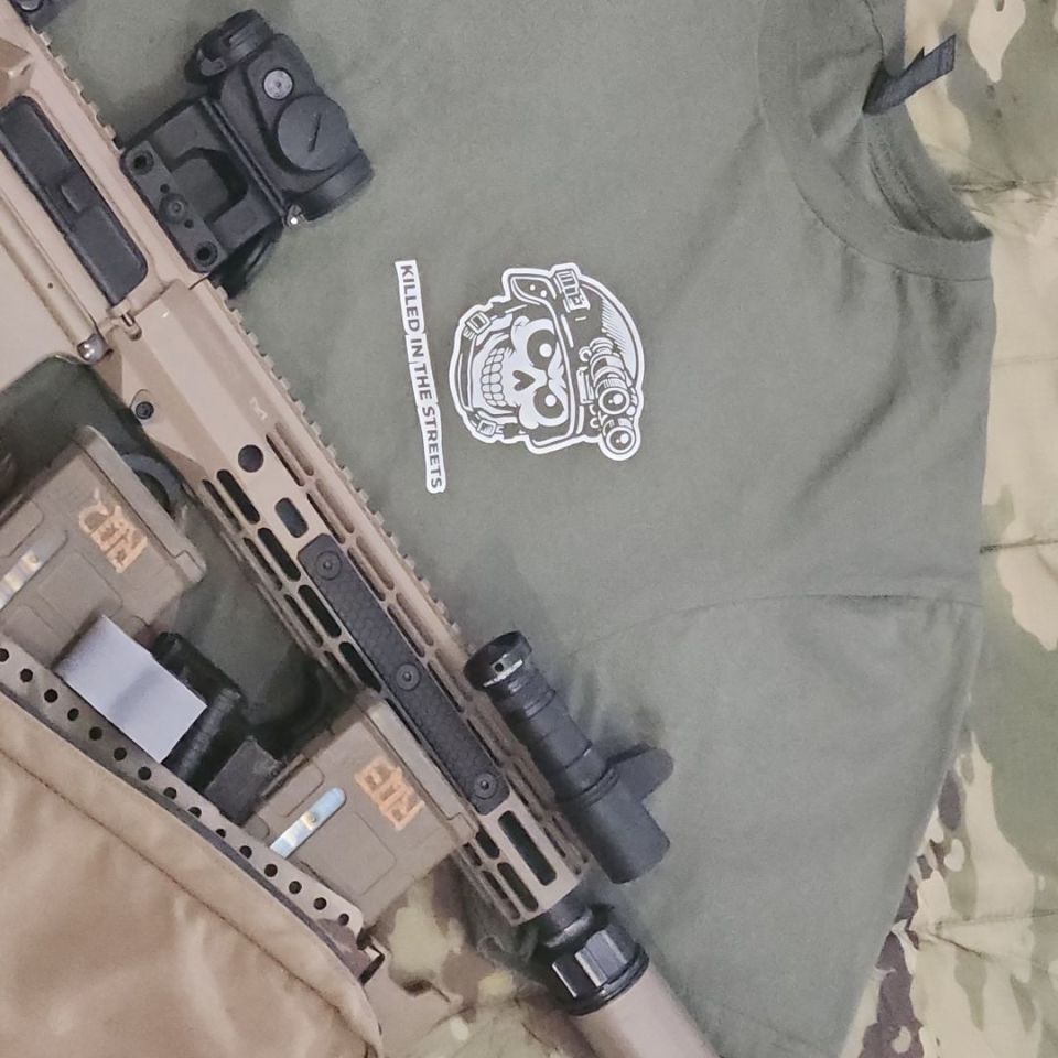 Image 2 - KITS APPAREL 