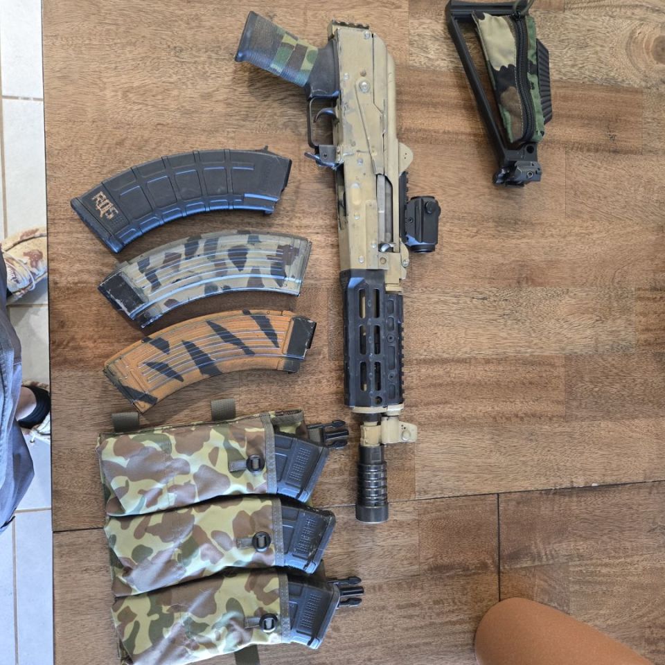 Image 1 - Zpap and extras