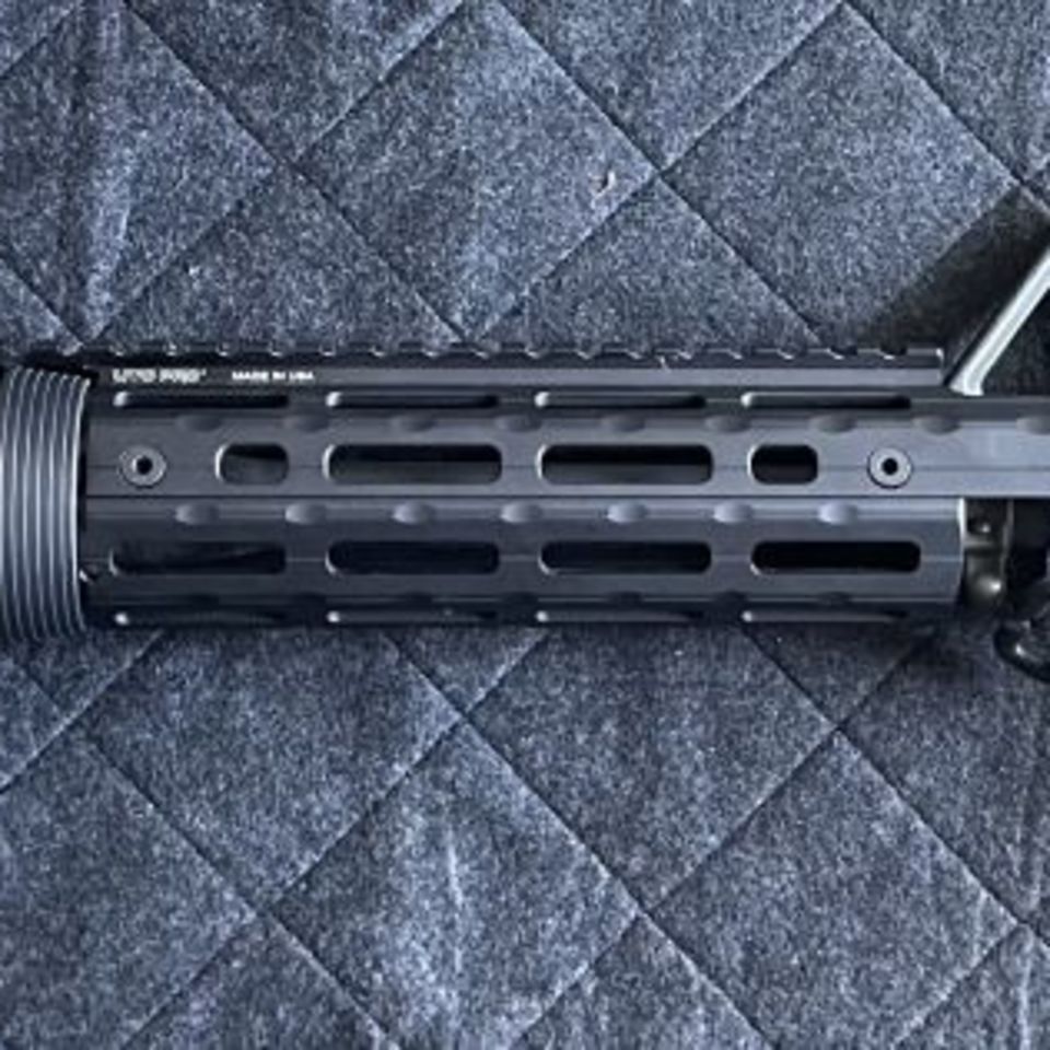 Image 2 - Colt LE6920 upper