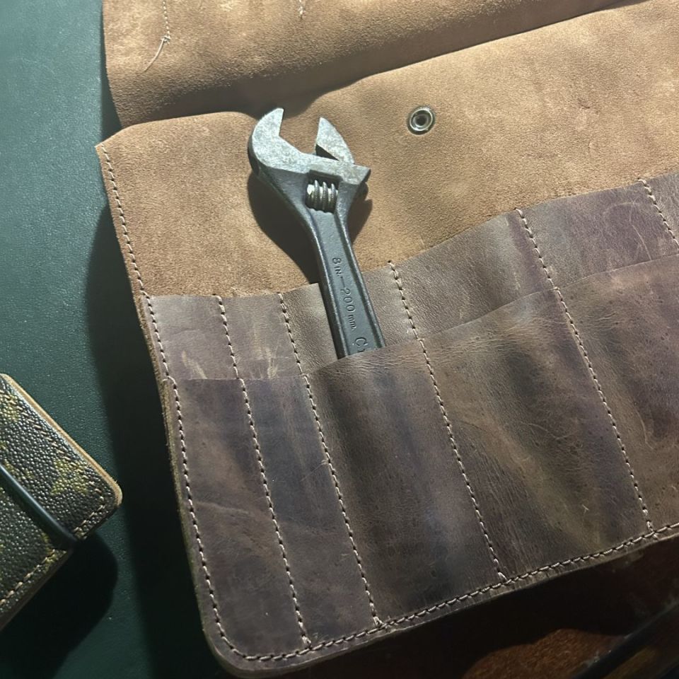 Image 2 - Hide and drink tool roll 