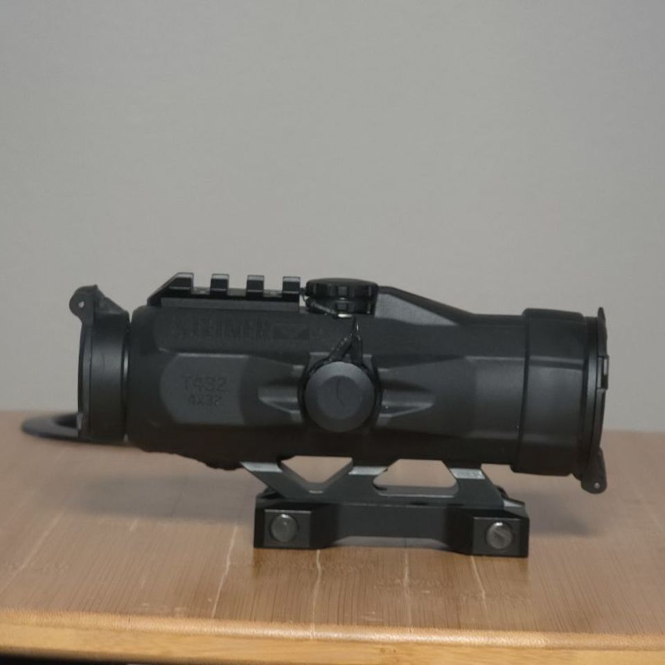 Image 3 - Steiner T432