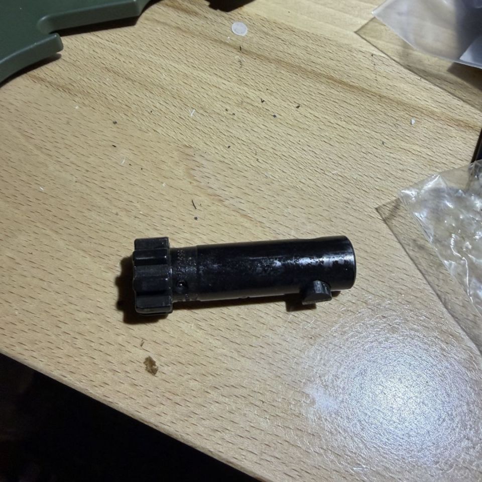 Image 1 - Left Hand AUG bolt