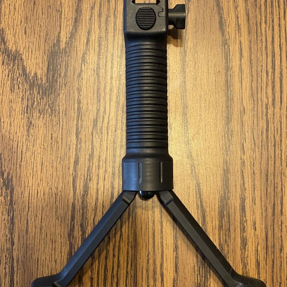 Image 2 - USGI Grip Pods - NIW