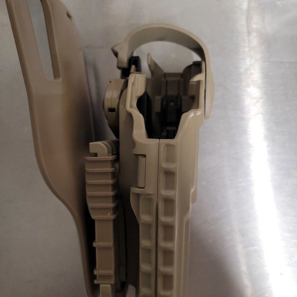 Image 2 - Safariland holster M18 QLS