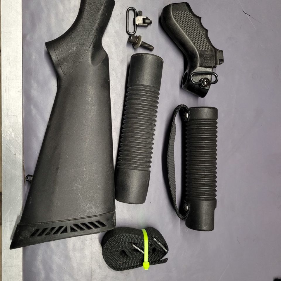 Image 1 - Wts Mossberg 500 stock sets. 