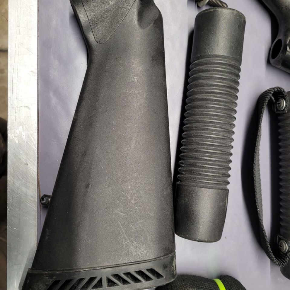 Image 4 - Wts Mossberg 500 stock sets. 