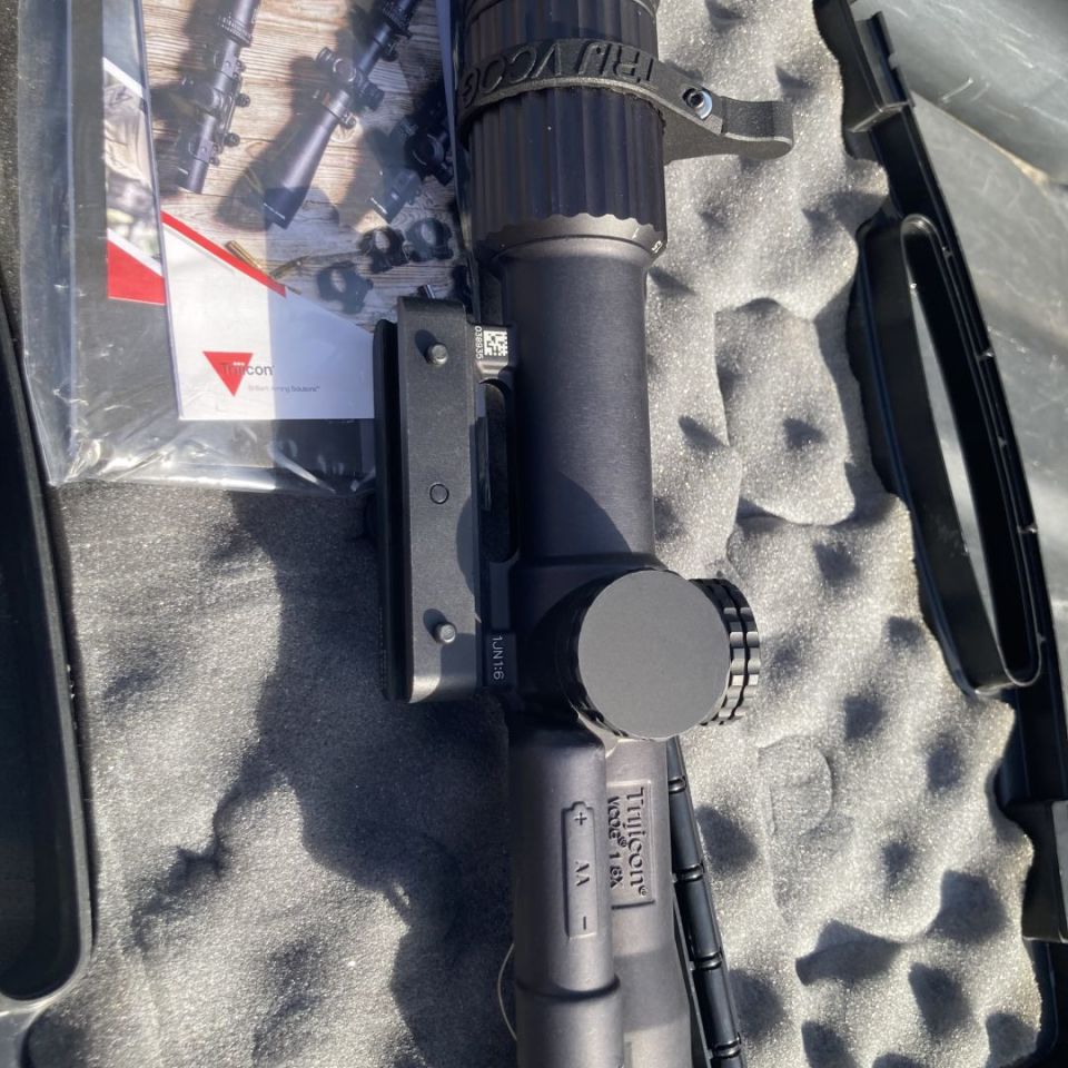 Image 5 - USMC Trijicon VCOG 1-8x w/ add