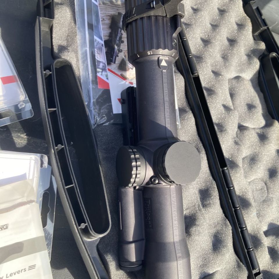 Image 4 - USMC Trijicon VCOG 1-8x w/ add