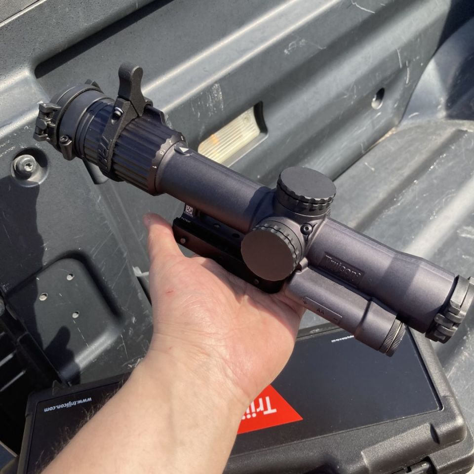 Image 2 - USMC Trijicon VCOG 1-8x w/ add