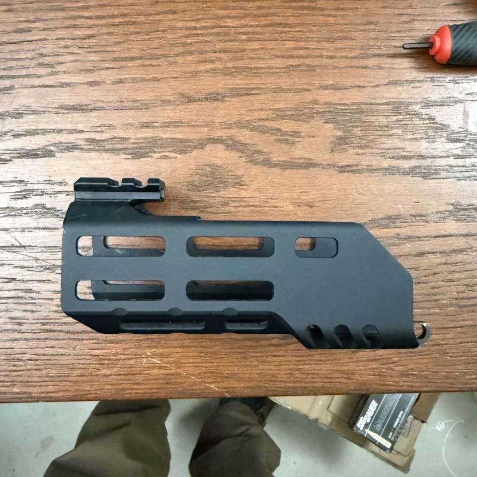 Image 2 - Midwest MCX 5.25 Handguard