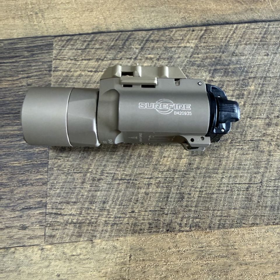 Image 2 - Surefire X300A Ultra, 1000 lum