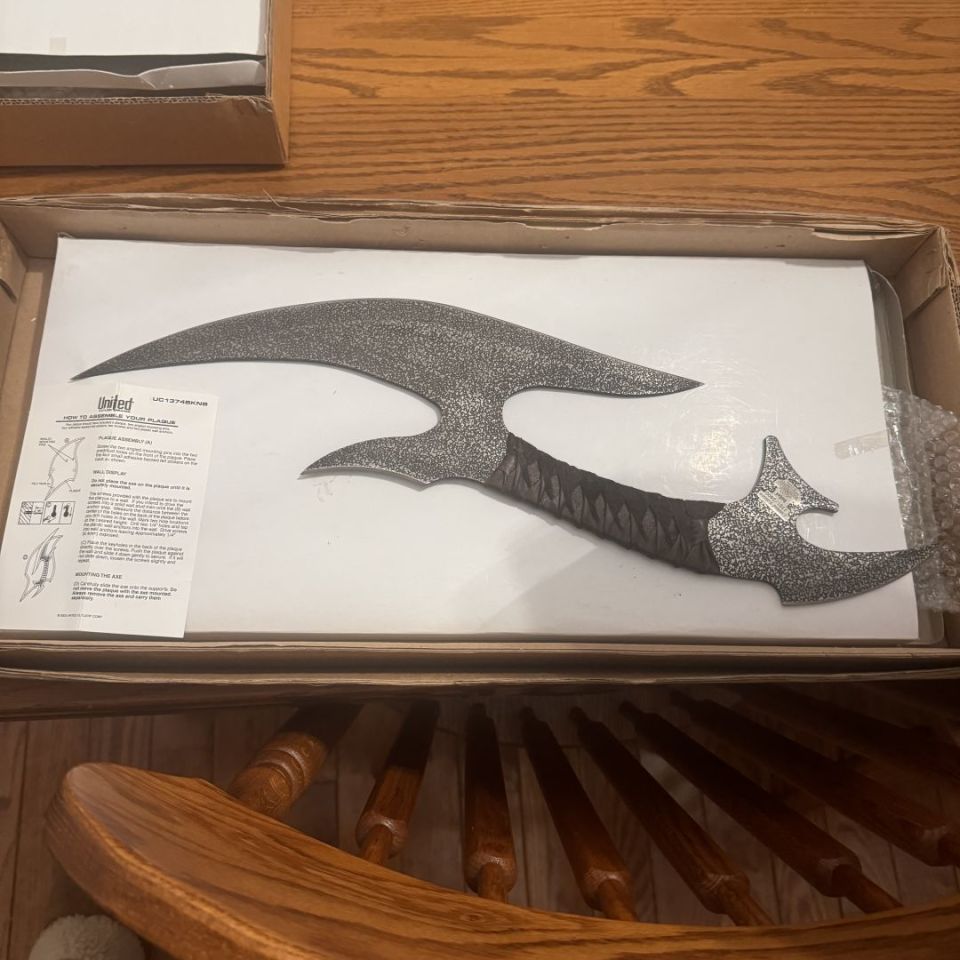 Image 2 - United Cutlery Kit Rae Volkoth