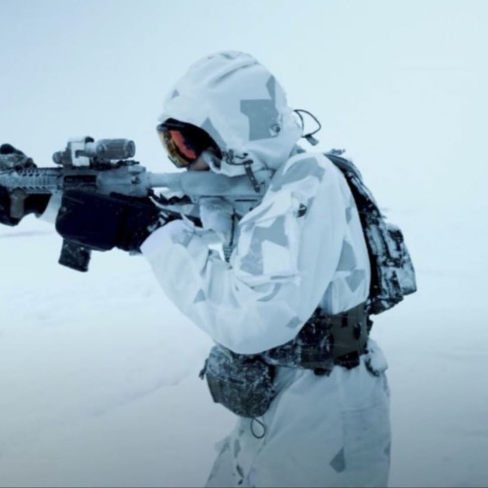 Image 4 - WTB: Lucas Overwhites